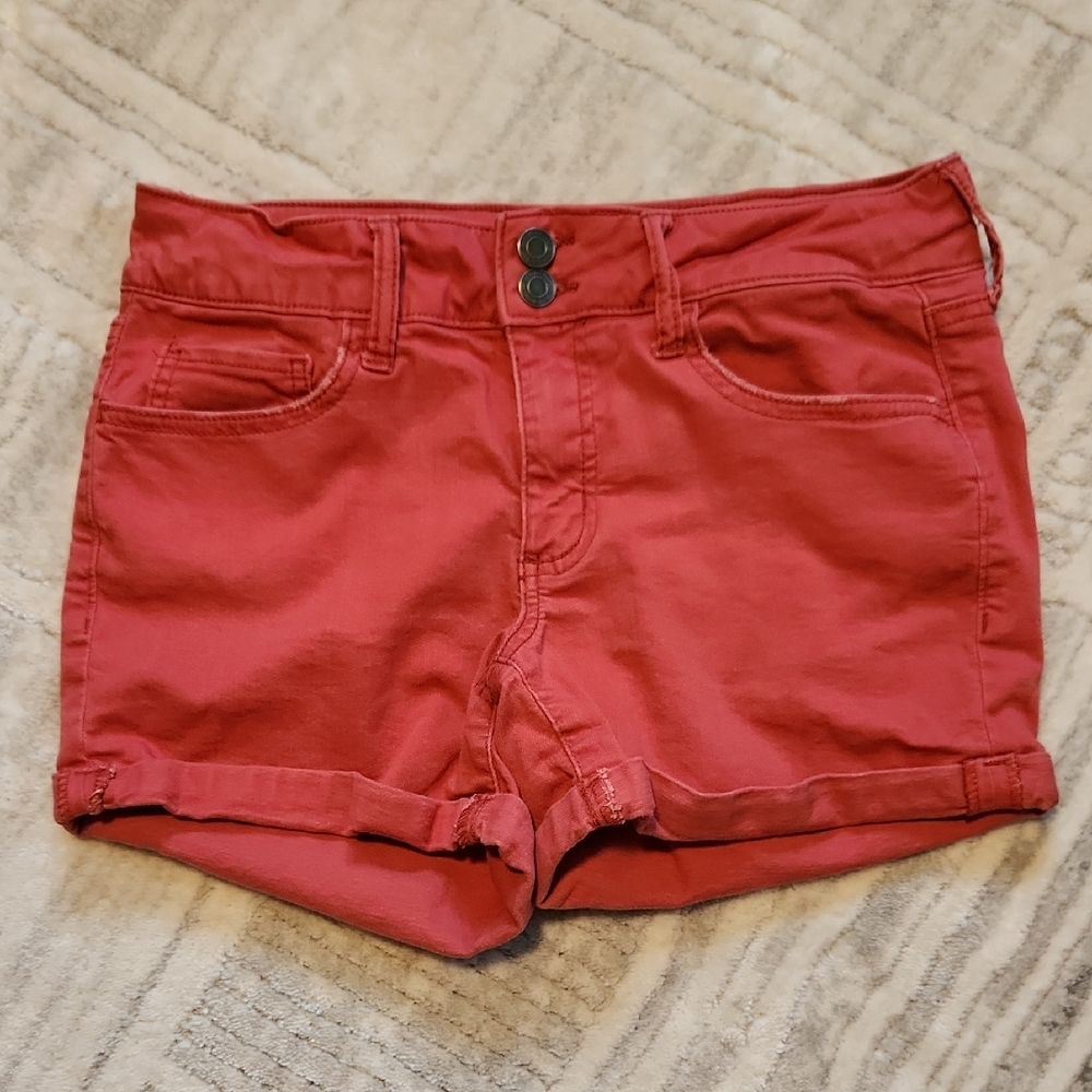 SO Women's Favorite Midi Coral Shorts